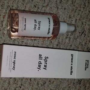 💄NWT Rose Spray